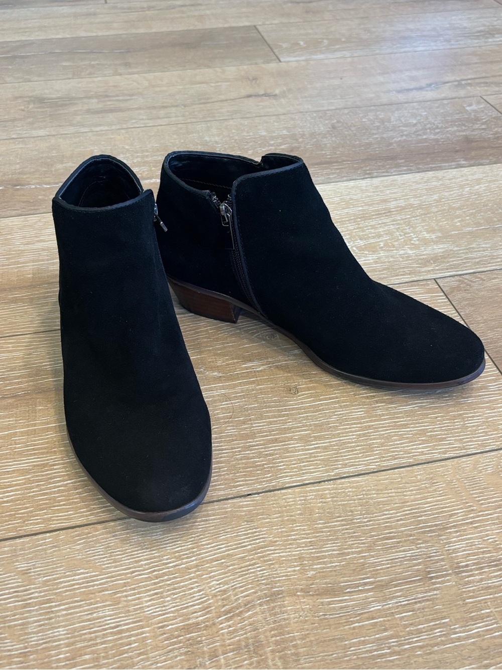 Crown Vintage Tabitha Black Suede Leather Ankle Boots 9.5 M Block Heel